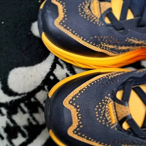 %Hoka Speedgoat 5 Shoes - Men Size 7, Women 8.5 / A 43 - Picture 8 of 13